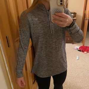 SOLD - Nike 1/4 Zip